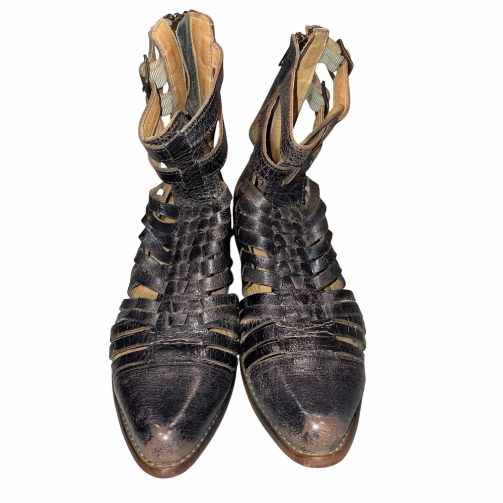 Bed Stu Rio Grande Black Distressed Leather Gladiator Flat Sandals Shoes size 7